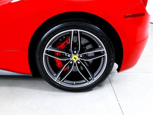 Used 2019 Ferrari 488 Spider RWD image 32