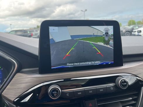 Used 2020 Ford Escape Titanium AWD/4WD image 19