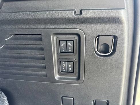 Used 2026 Chevrolet Traverse High Country FWD image 6
