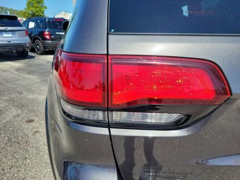 Used 2021 Jeep Grand Cherokee Laredo X RWD image 12
