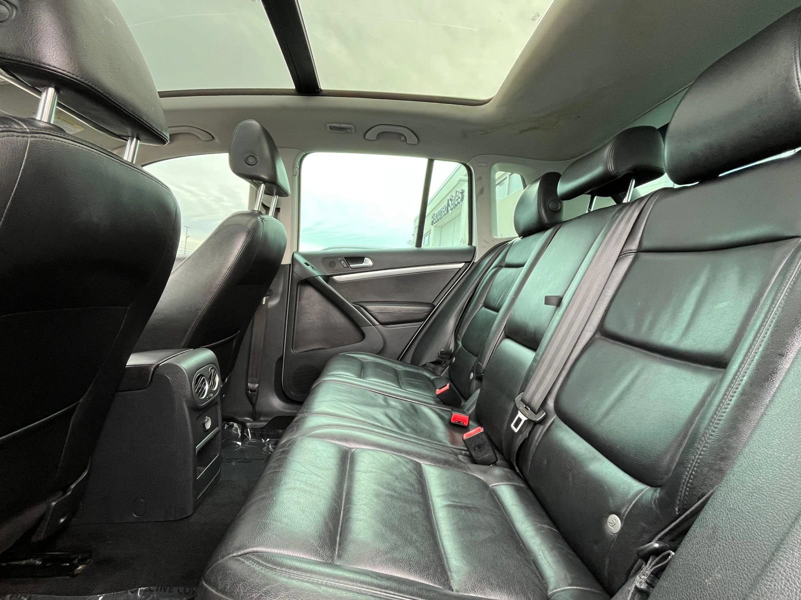 Used 2013 Volkswagen Tiguan SEL FWD image 29