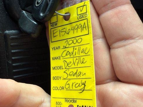 Used 2000 Cadillac De Ville w/ Comfort/Convenience Pkg FWD image 23