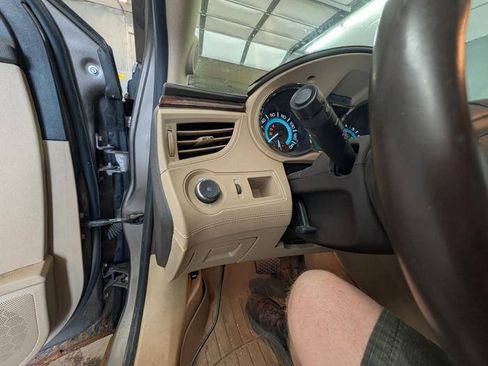 Used 2010 Buick LaCrosse CXL FWD image 34