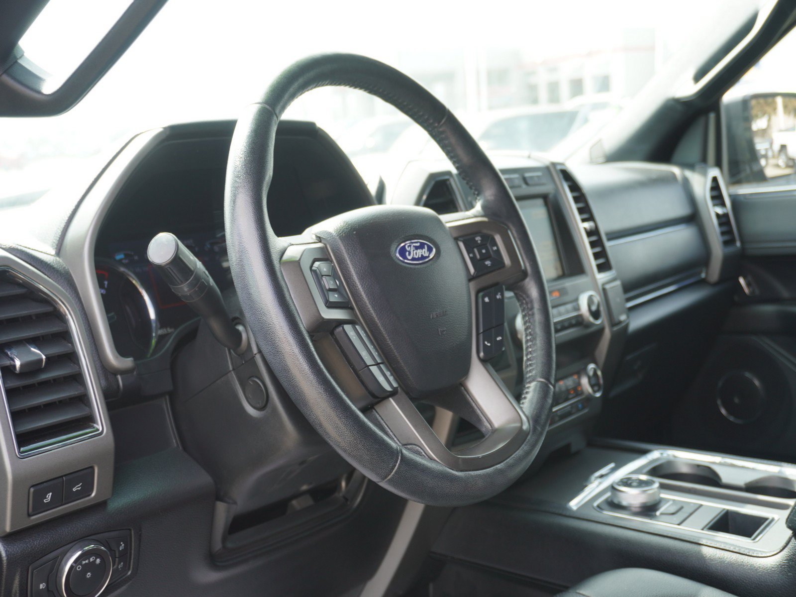 Used 2019 Ford Expedition XLT w/ Equipment Group 202A RWD image 23