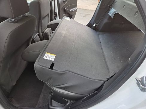 Used 2012 Ford Focus SE FWD image 38