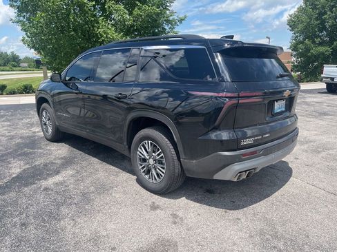 Used 2026 Chevrolet Traverse LT w/ Driver Confidence Package AWD/4WD image 4