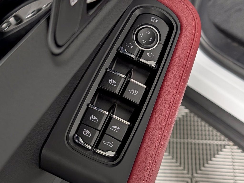 New 2026 Porsche Macan AWD/4WD image 27
