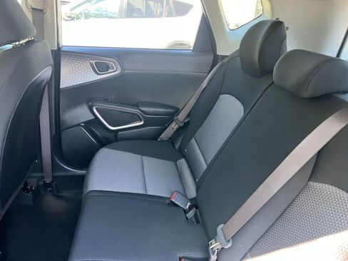 Used 2025 Kia Soul LX w/ LX Technology Package image 37