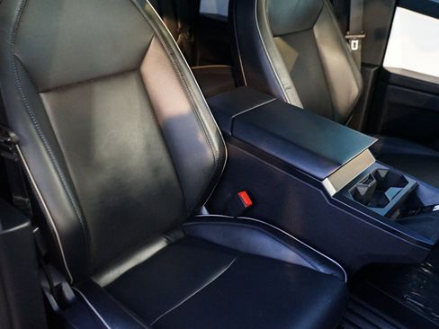 Used 2024 Tesla Cybertruck AWD Crew Cab image 14