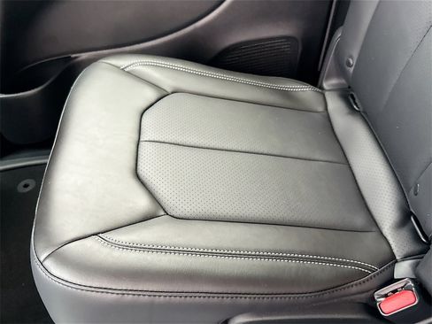 New 2026 Chrysler Pacifica Select image 27