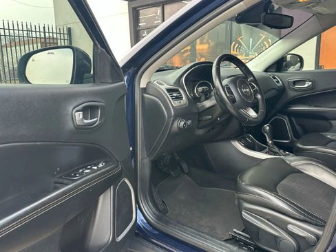 Used 2018 Jeep Compass Latitude w/ Safe & Security Group image 8