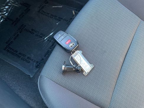 Used 2025 Toyota Prius LE image 22