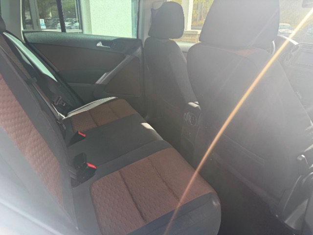 Used 2010 Volkswagen Tiguan SE FWD image 17