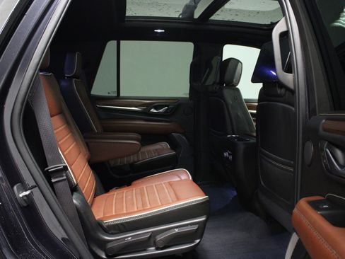 Used 2023 GMC Yukon Denali Ultimate AWD/4WD image 17