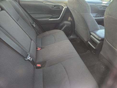 Certified 2021 Toyota RAV4 LE FWD image 11