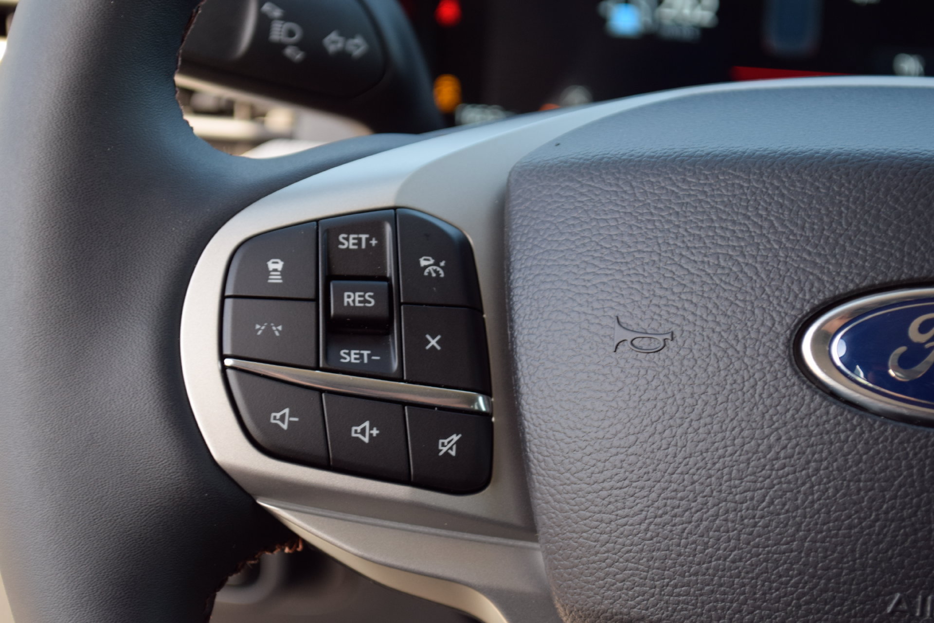 New 2026 Ford Explorer Active w/ Active Comfort Package RWD image 8