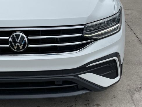 Used 2023 Volkswagen Tiguan SE image 8
