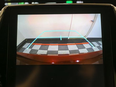 Used 2020 Toyota Prius Prime XLE image 30