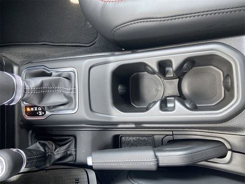 New 2025 Jeep Gladiator Rubicon w/ Convenience Group image 17