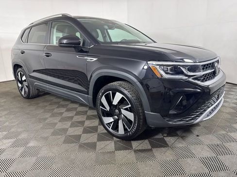 Used 2024 Volkswagen Taos SEL image 1