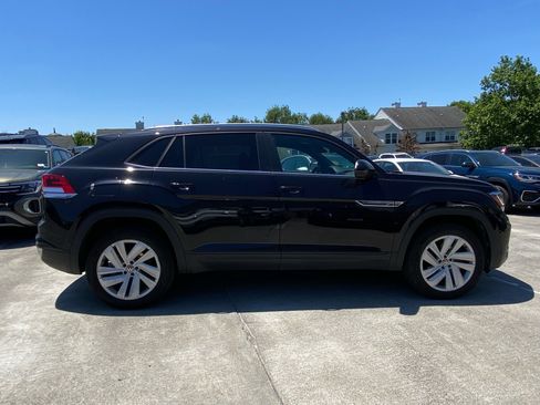 Certified 2023 Volkswagen Atlas Cross Sport SE w/ Panoramic Sunroof Package AWD/4WD image 2