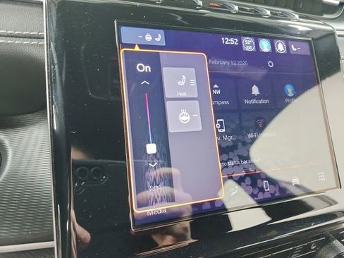 Used 2024 Jeep Grand Cherokee Altitude image 29