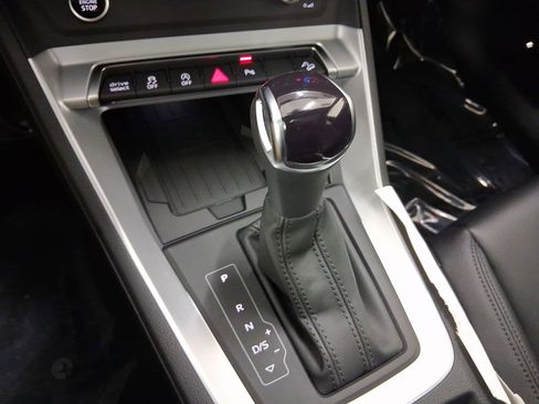 New 2025 Audi Q3 2.0T Premium image 16