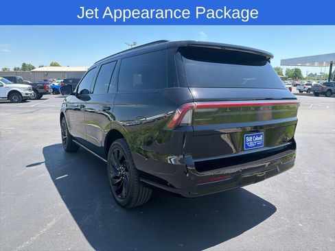Used 2025 Lincoln Navigator Reserve w/ Jet Appearance Package AWD/4WD image 6