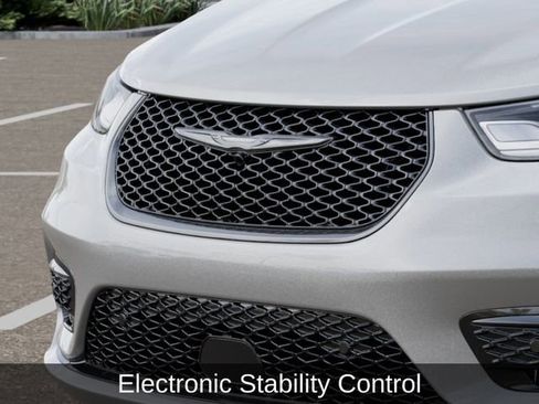 New 2026 Chrysler Pacifica Limited w/ Trailer Tow Group image 13