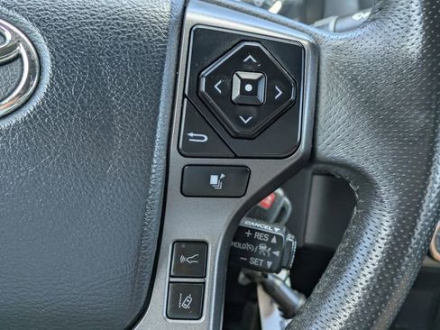 Used 2020 Toyota Tacoma TRD Off-Road AWD/4WD image 20
