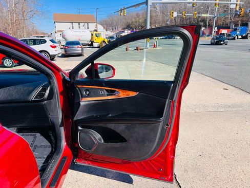 Used 2016 Lincoln MKX Select w/ Select Plus Package image 18