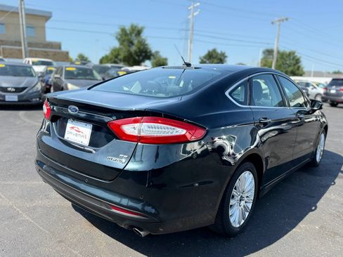 Used 2014 Ford Fusion SE w/ Equipment Group 502A FWD image 3