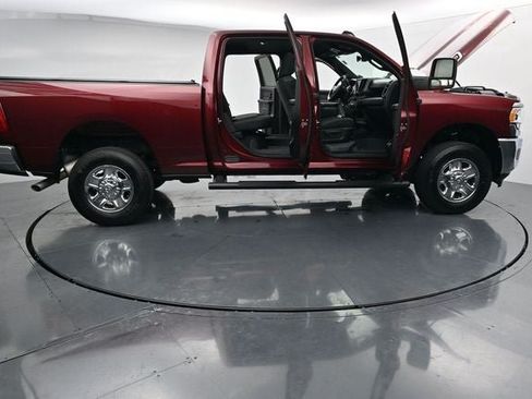 Used 2024 RAM 2500 Tradesman w/ Chrome Appearance Group AWD/4WD image 37