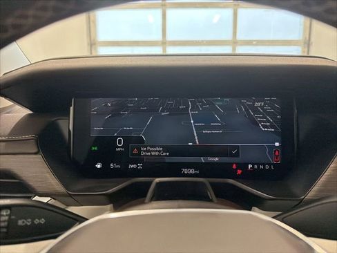 Used 2025 GMC Acadia Denali w/ Super Cruise Package image 36