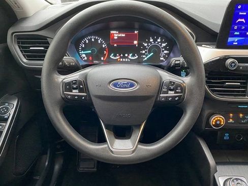 Used 2022 Ford Escape SE image 9