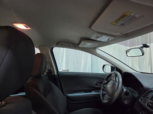 Used 2020 Honda HR-V LX image 26