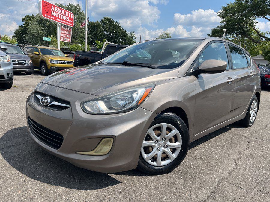Used 2013 Hyundai Accent GS FWD image 1