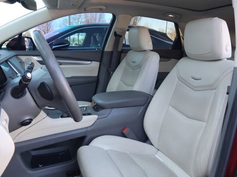 Used 2017 Cadillac XT5 Luxury w/ Driver Awareness Package image 33