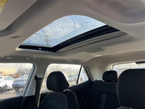 Used 2026 Hyundai Venue SEL image 24