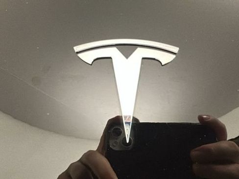 Used 2024 Tesla Model Y Long Range AWD/4WD image 8