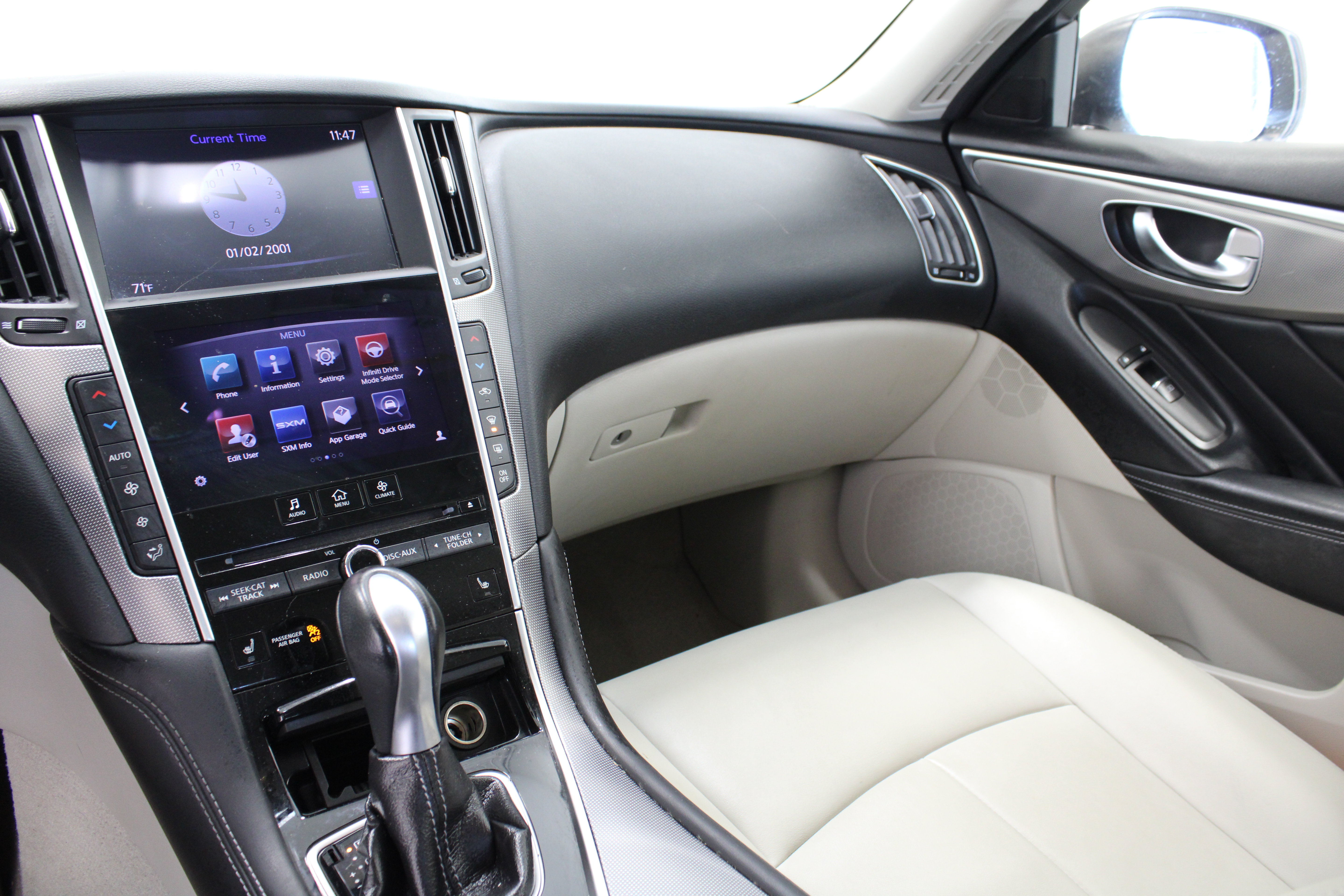 Used 2015 INFINITI Q50 Premium AWD/4WD image 16