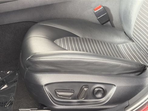 Used 2023 Toyota Camry SE FWD image 18
