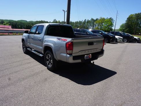 Used 2017 Toyota Tacoma TRD Sport w/ Tow Package image 17