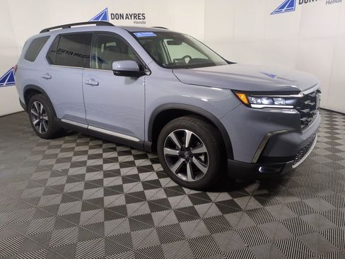 Certified 2024 Honda Pilot Touring image 11