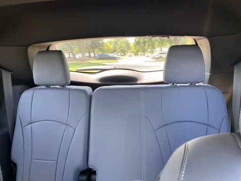Used 2023 Buick Enclave Essence w/ Experience Buick Package AWD/4WD image 5