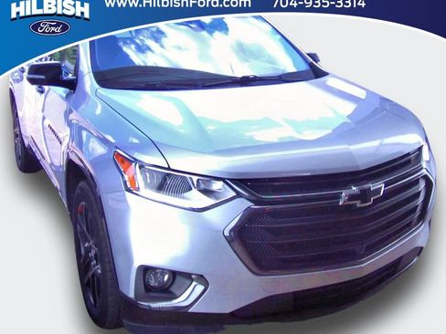 Used 2020 Chevrolet Traverse Premier w/ Redline Edition FWD image 1