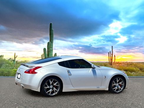 Used 2013 Nissan 370Z Touring w/ Sport Pkg RWD image 5