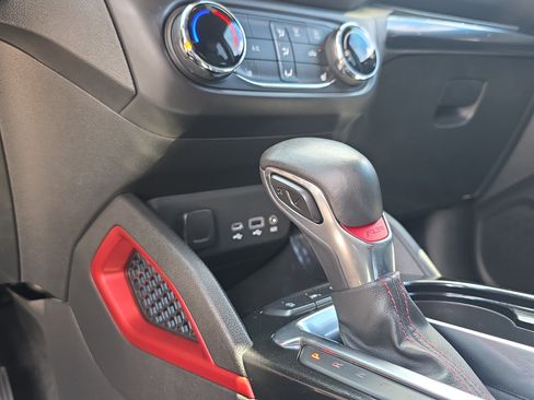 Used 2023 Chevrolet TrailBlazer RS FWD image 32