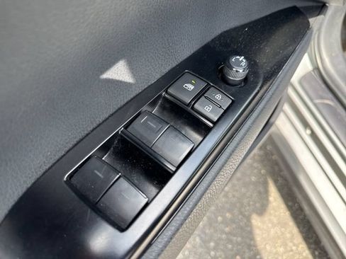Used 2025 Toyota Camry SE FWD image 24