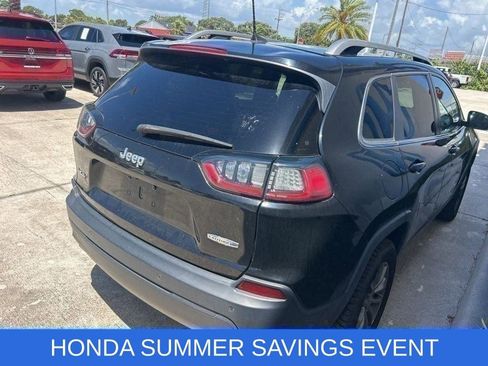 Used 2019 Jeep Cherokee Latitude Plus AWD/4WD image 7
